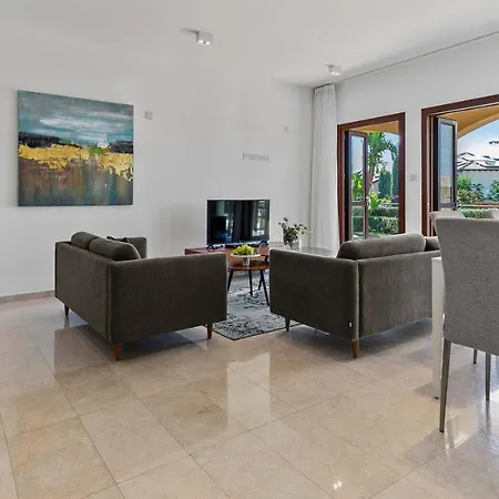 Modern Ap02 - Zodia With Private Garden, Aphrodite Hills Lägenhet