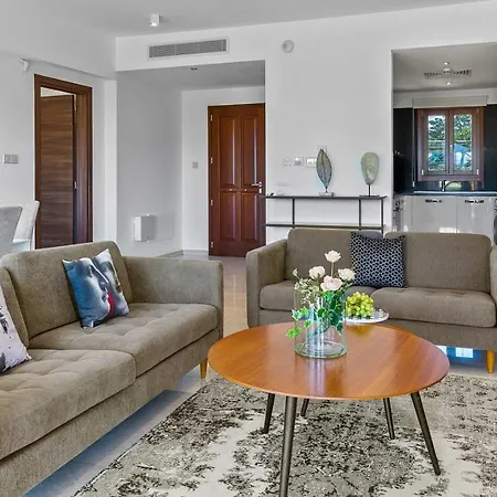 Modern Ap02 - Zodia With Private Garden, Aphrodite Hills Lägenhet *