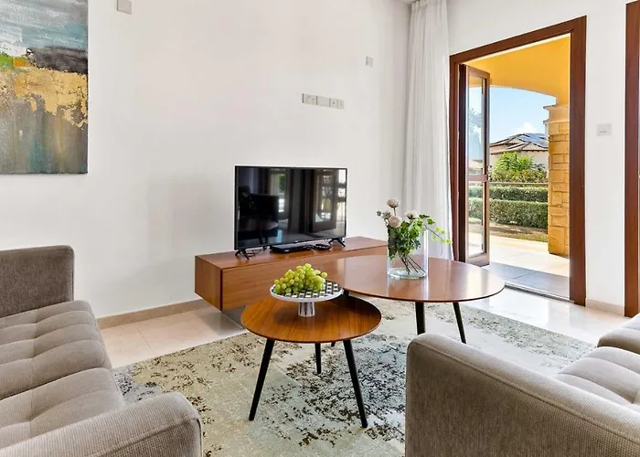 Modern Ap02 - Zodia With Private Garden, Aphrodite Hills Kouklia