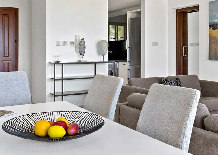 Modern Ap02 - Zodia With Private Garden, Aphrodite Hills Lägenhet Kouklia