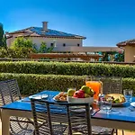Apartment Modern Ap02 - Zodia With Private Garden, Aphrodite Hills Kouklia