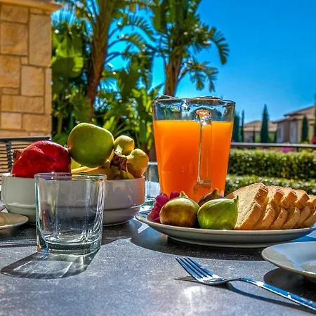 Modern Ap02 - Zodia With Private Garden, Aphrodite Hills Kouklia