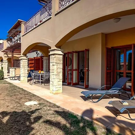 Modern Ap02 - Zodia With Private Garden, Aphrodite Hills Apartment
