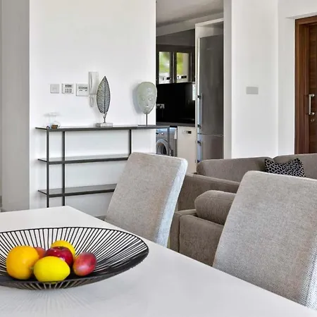 Modern Ap02 - Zodia With Private Garden, Aphrodite Hills Lägenhet Kouklia