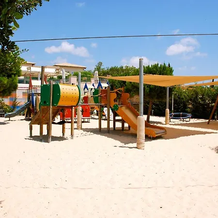 Modern Ap02 - Zodia With Private Garden, Aphrodite Hills Lägenhet *