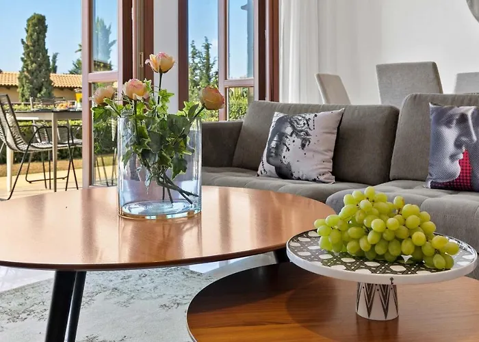 Modern Ap02 - Zodia With Private Garden, Aphrodite Hills Apartmán